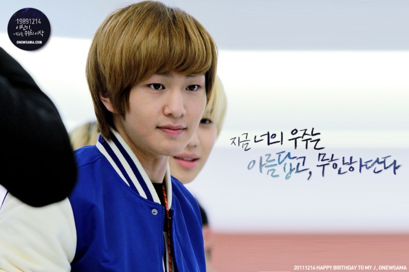  [Fan Photo] Onew au The Son of The Sun Fansigning 111213  526
