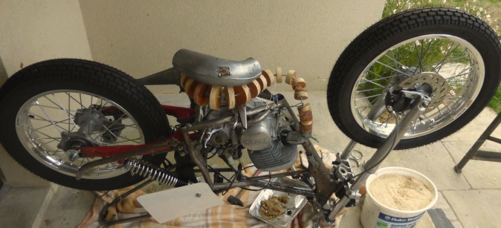 suzuki 250 pe flat-track - Page 2 Astro919