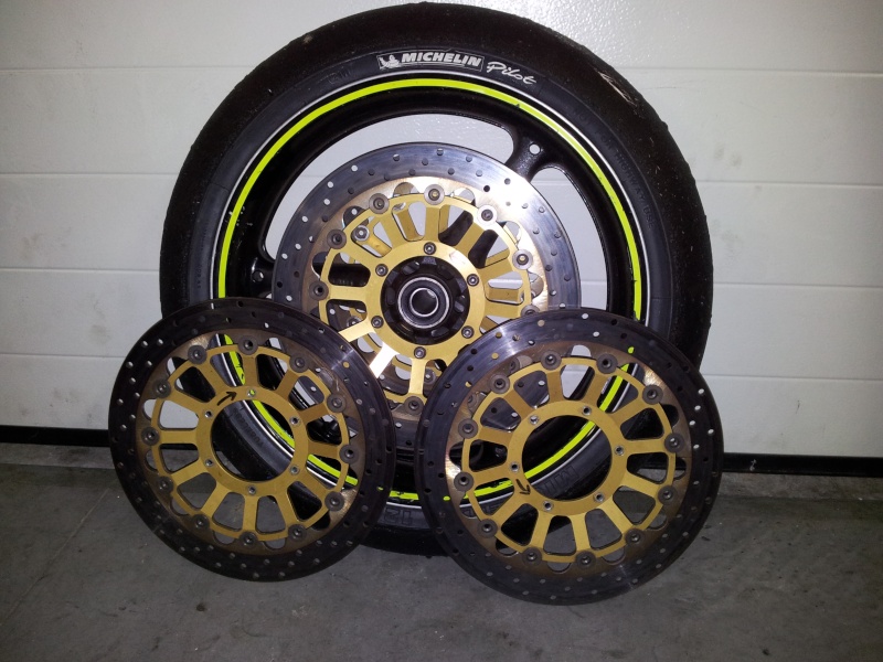 [VENDU] JANTE AVANT avec DISQUE SBK brembo CBR1000rr 2008 Disque10