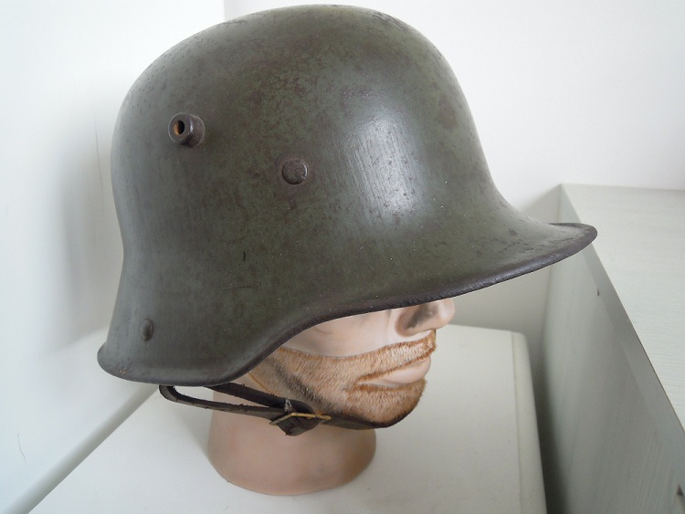 Stahlhelm 16  Dscn3810