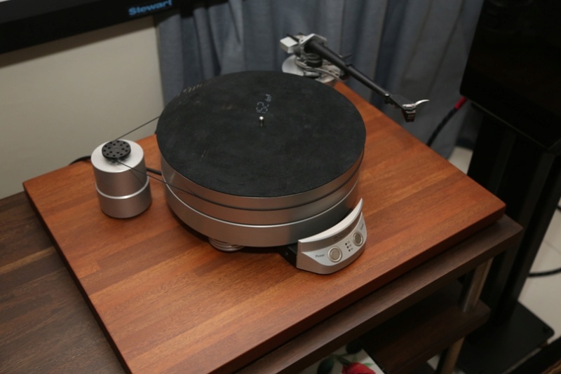 Acoustic Signature Challenger Mk3 turntable and SME 309 tonearm Fl210