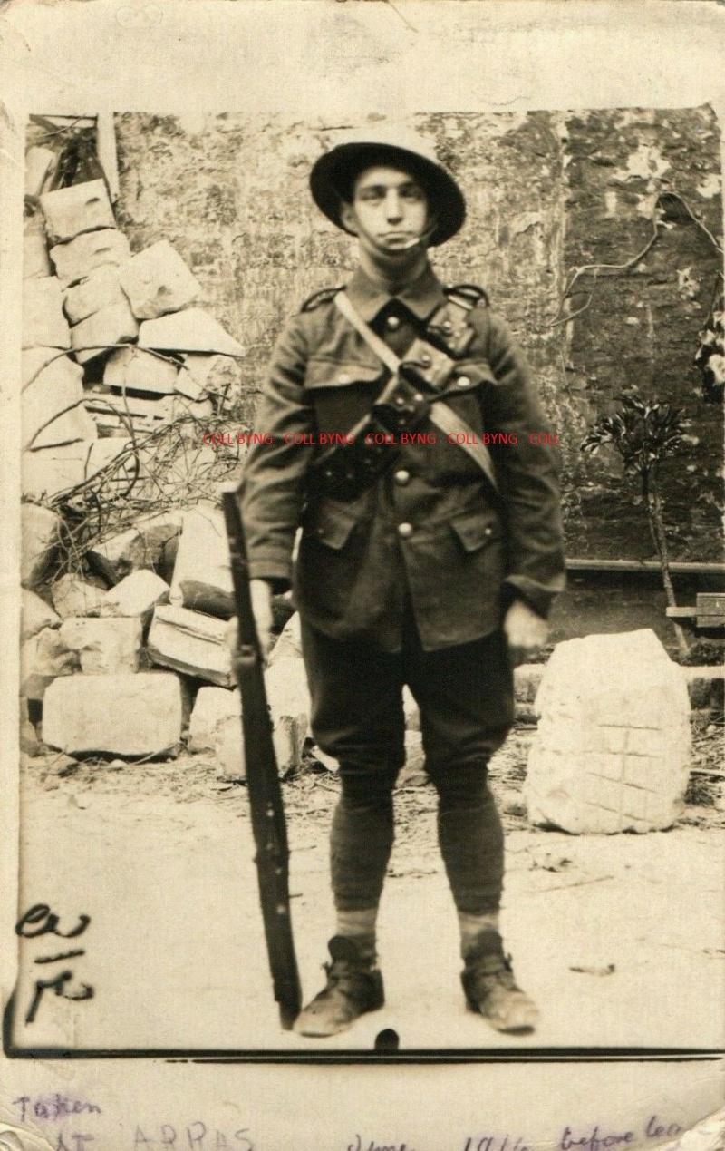 A poet in demolished Arras. S-l16347