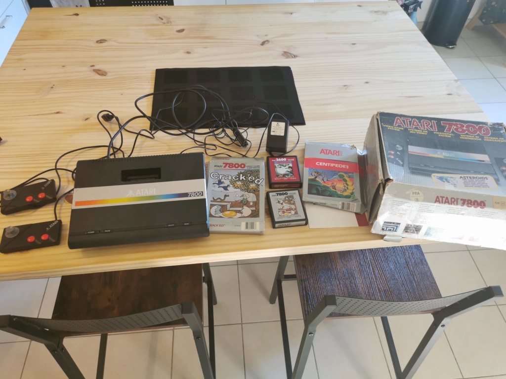 [Vendue] Atari 7800 avec manettes et 2 jeux 7800en11