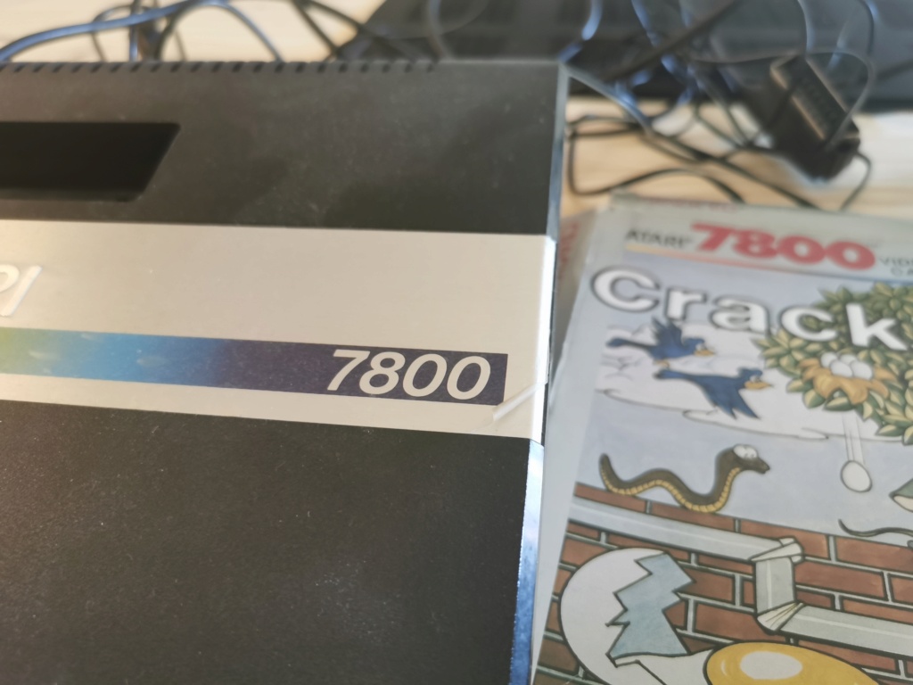 [Vendue] Atari 7800 avec manettes et 2 jeux Img_2164