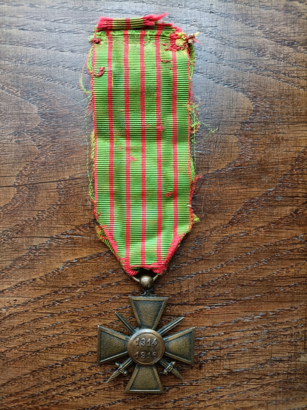 Une médaille bien décorée  Img20258