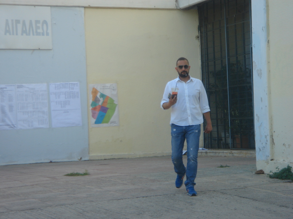 Κι άλλες φωτογραφίες από την Πελοποννήσου (είχε τρία εκλογικά κέντρα) Dsc03918