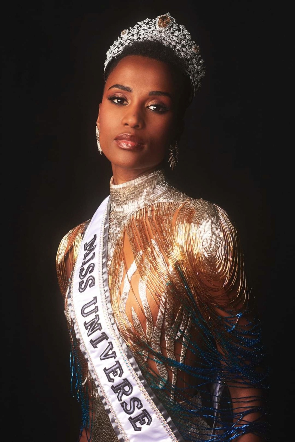 The Official Thread Of Miss Universe 2019 : Zozibini Tunzi of South Africa Fb_14355