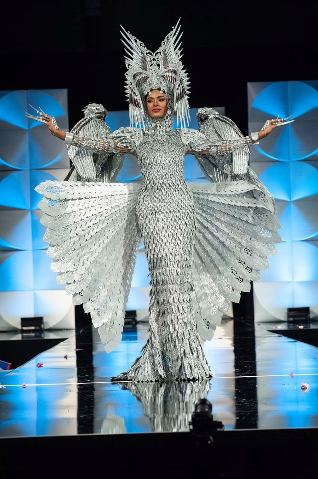 MISS UNIVERSE 2019 - NATIONAL COSTUMES - Page 4 Fb_14359