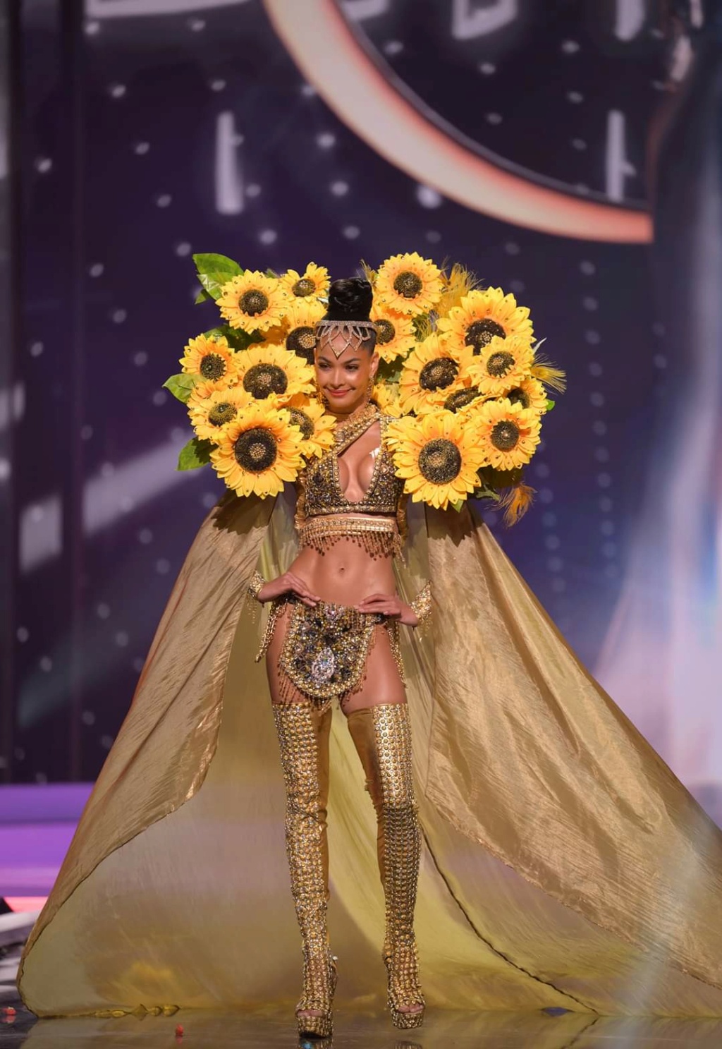 MISS UNIVERSE 2020 - NATIONAL COSTUME - Page 2 Fb_17504