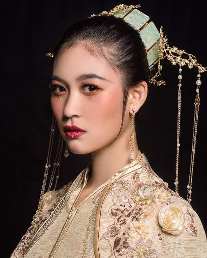 China - Meisu Qin (CHINA 2018) Fb_i2481