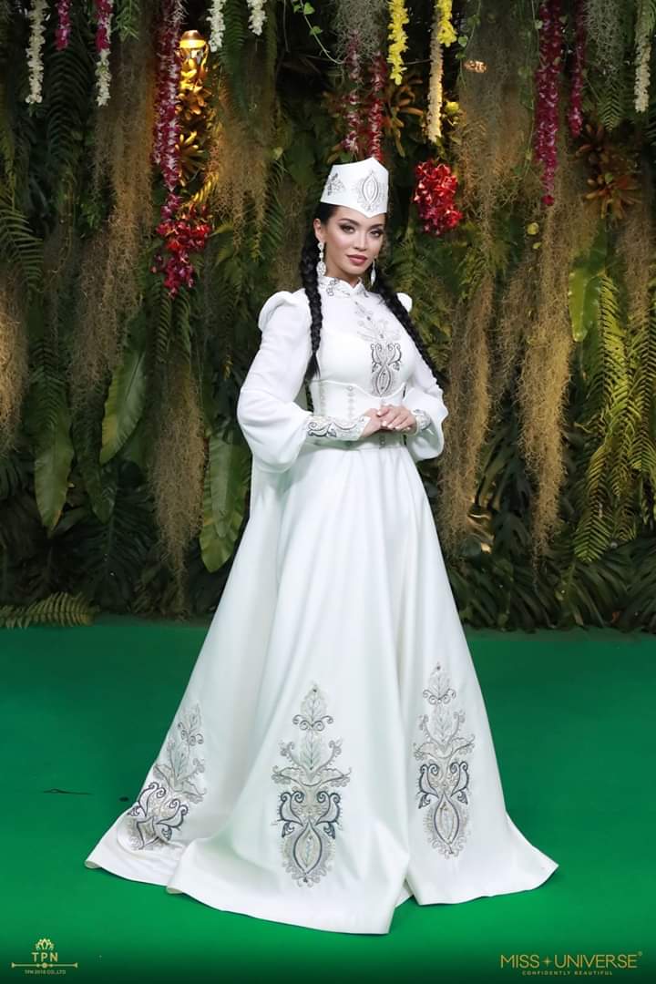 Miss Universe 2018 @ NATIONAL COSTUMES - Photos and video added - Page 4 Fb_i5732