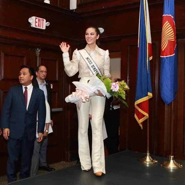 ♔ The Official Thread of MISS UNIVERSE® 2018 Catriona Gray of Philippines ♔ - Page 7 Fb_i6864