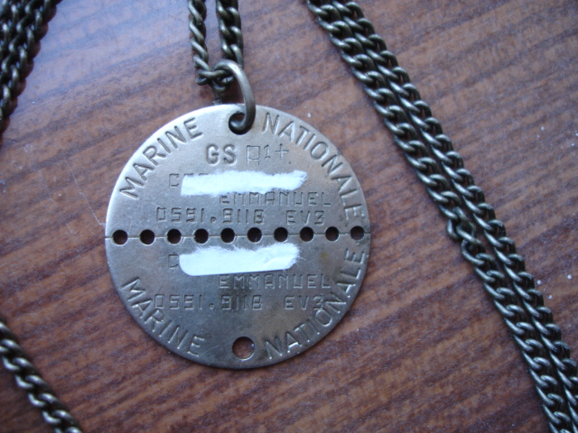 plaque d'identité de la marine Dsc09421