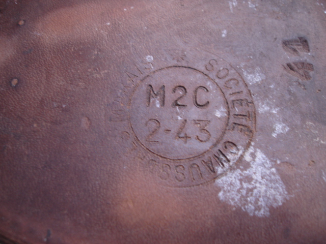 brodequin daté 1943 à identifier Dsc09814