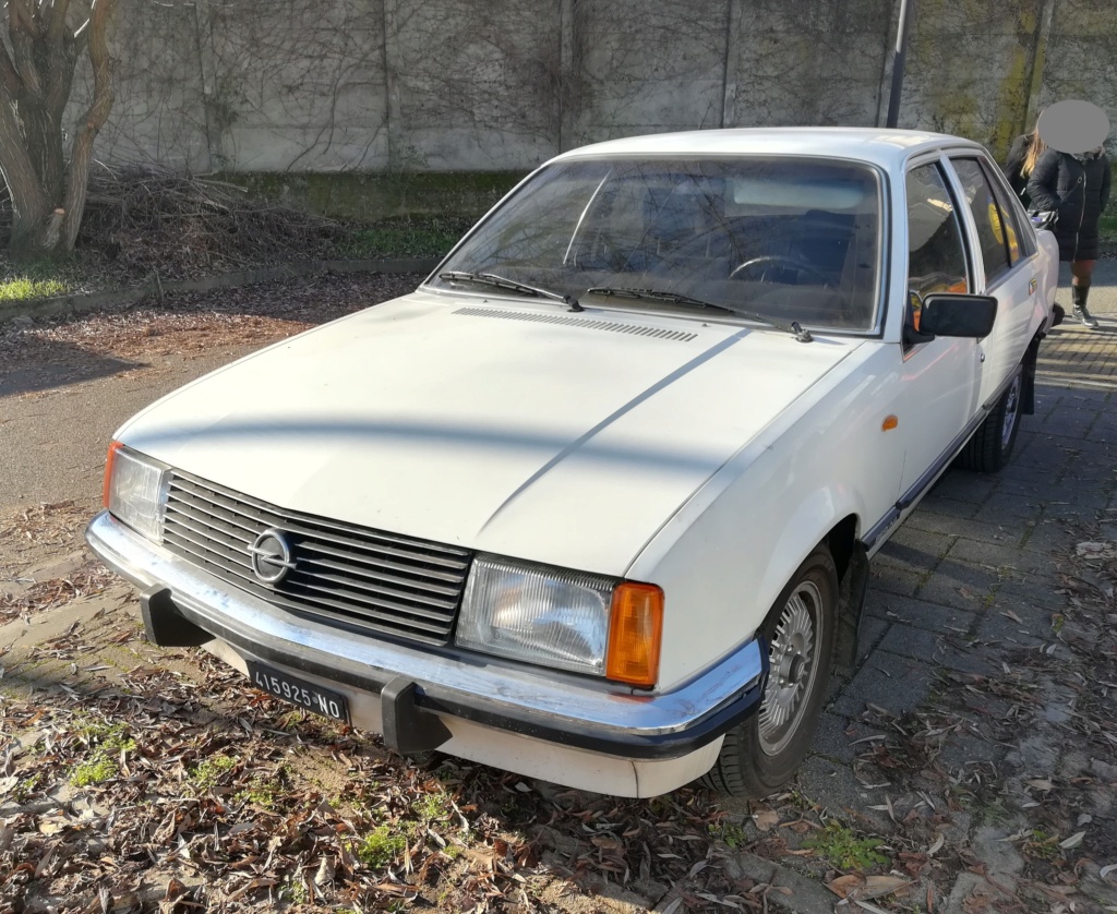 Opel Rekord E1 2.0 E Berlina (1980).... dopo la Vanda arriva... Miranda! Opel_r13