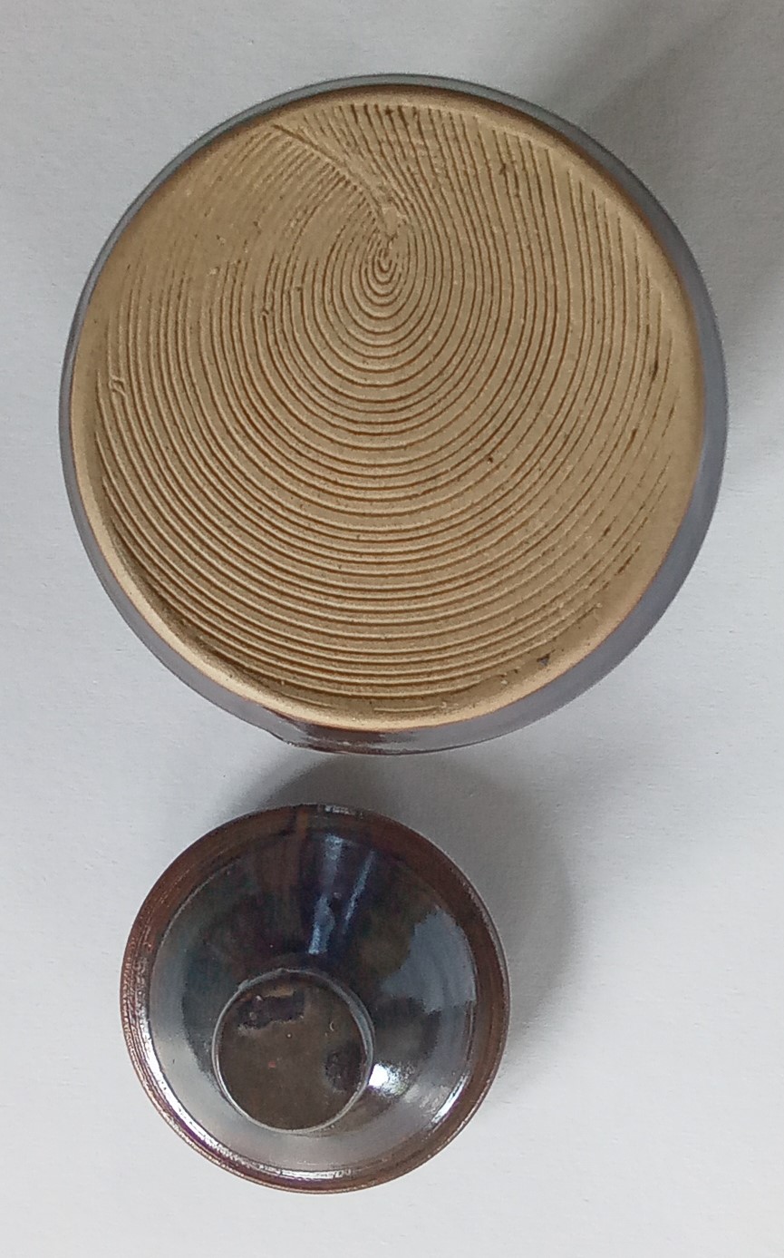 A Garlic Keeper - but not by Phil Rogers? - SP mark, Steventon Pottery Aille210