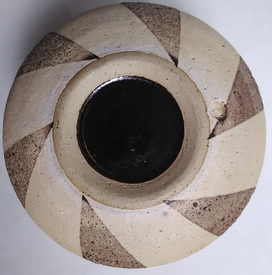 Geometric design volcanic glaze stoneware cylinder ... European? Geo310