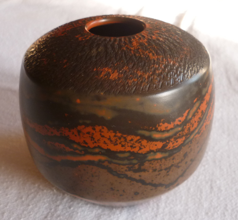 Smooth Chattered Ovoid Vase - Loïc GAIGNART, France Orange10