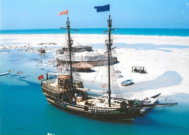 السياحة في جزيرة جربة التونسبه Ras-ra10