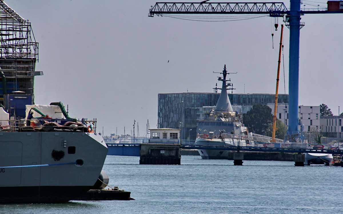 [Les ports militaires de métropole] Port de LORIENT - TOME 2 - Page 2 _co20685