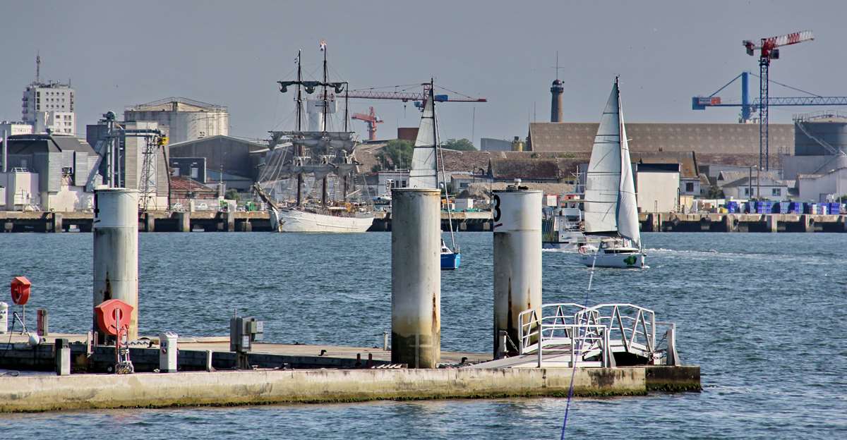 [Vie des ports] LE PORT DE LORIENT VOLUME 005 - Page 4 _co20931