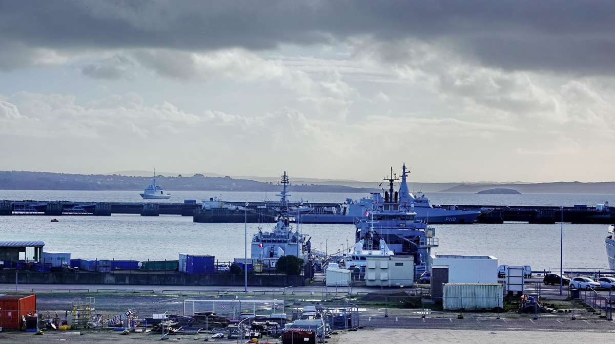 [Les ports militaires de métropole] Port de BREST - TOME 3 - Page 38 _co31215