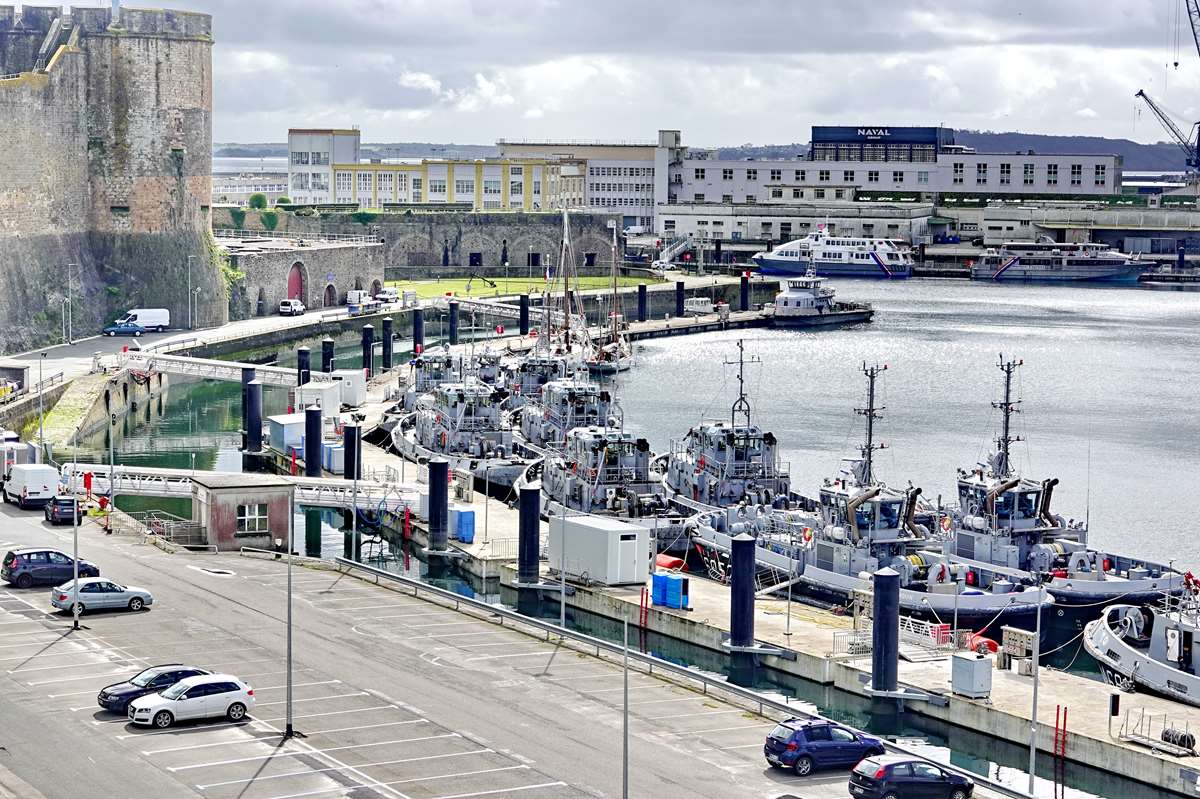 [Les ports militaires de métropole] Port de BREST - TOME 3 - Page 40 _co39117