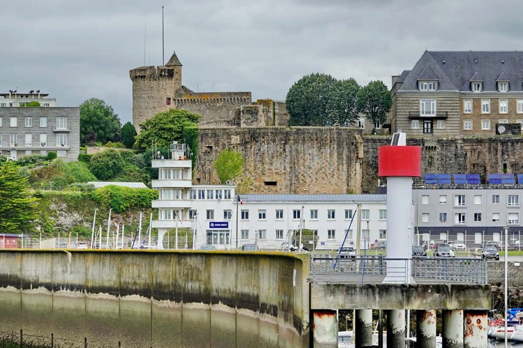 [Les ports militaires de métropole] Port de BREST - TOME 3 - Page 42 _co46553