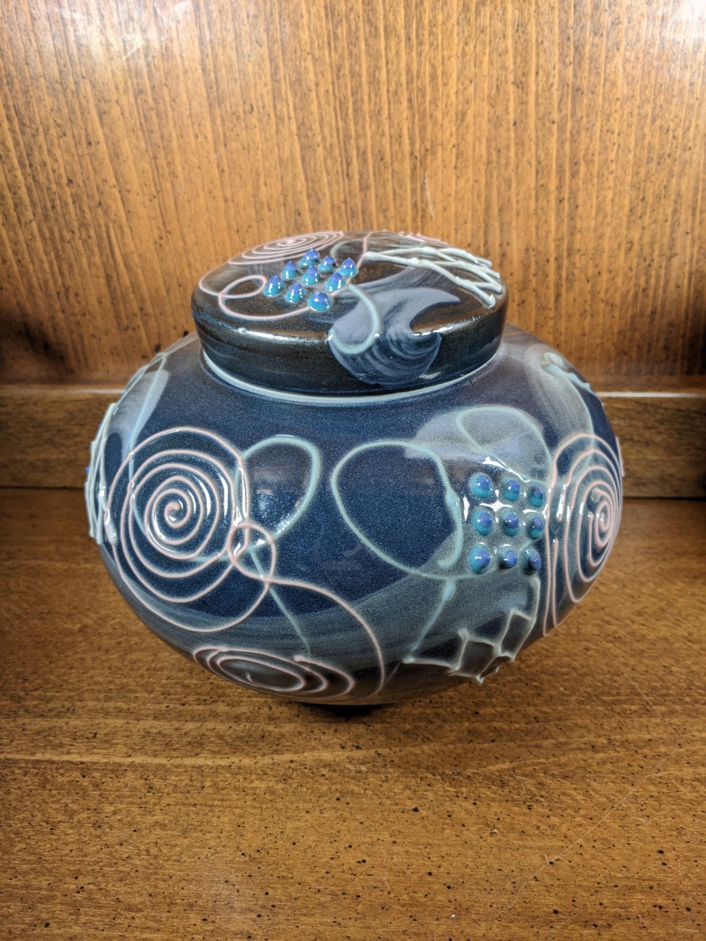ID Help: A funky lidded pot, I can't figure out the signature, from USA Pxl_2011