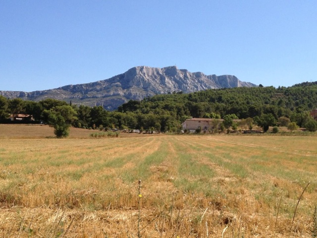 NOTRE BELLE SAINTE VICTOIRE  1011m attitude  Jtfghr10