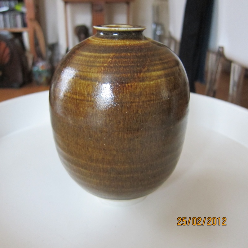 Qui connaît le créateur de ce petit vase ? grès porcelaine marque cachet étoile à identifier Img_2015