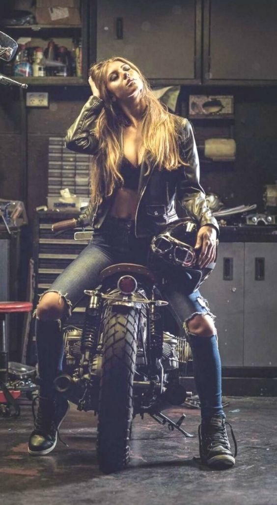 Babes & Bikes - Page 2 Fev20-46