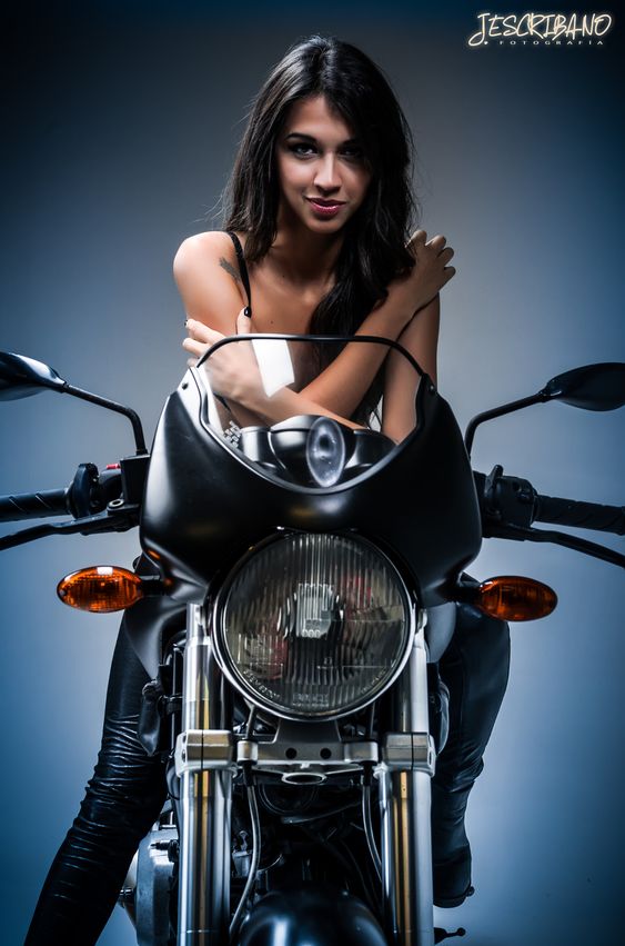 Babes & Bikes - Page 18 Jan19-69