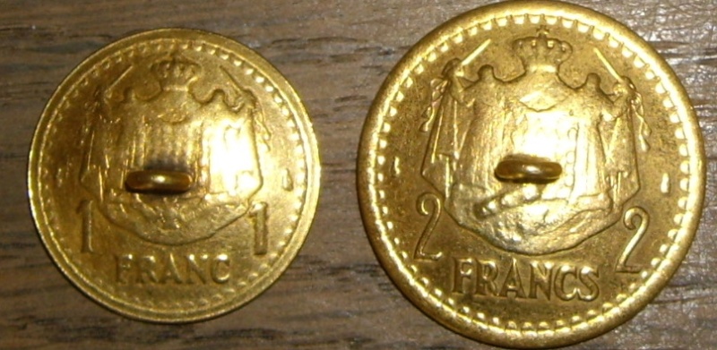Monnaie transformé en bouton 2franc Louis II de Monaco  Imgp6619