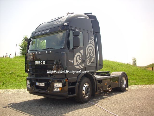 Stralis All Blacks Tp_ave10