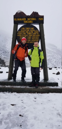 Montée du Kilimanjaro ^5895m 20181239