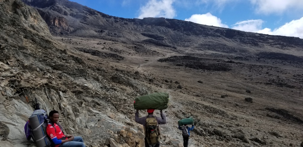 Montée du Kilimanjaro ^5895m 20181267
