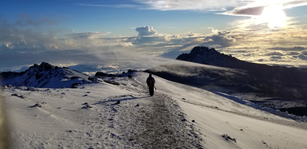Montée du Kilimanjaro ^5895m 20181277