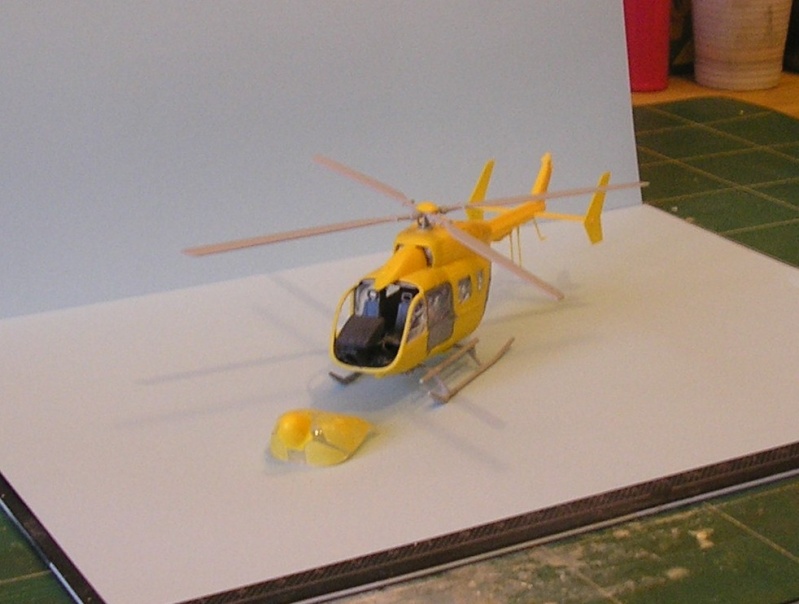 EC 145 - Sécurité Civile  (HELLER 1/72ème) Teminé P1010137