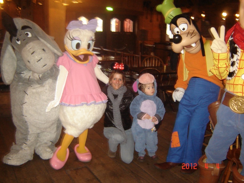 Photos de vous ou vos enfants, déguisés à Disneyland - Page 5 Dsc01018