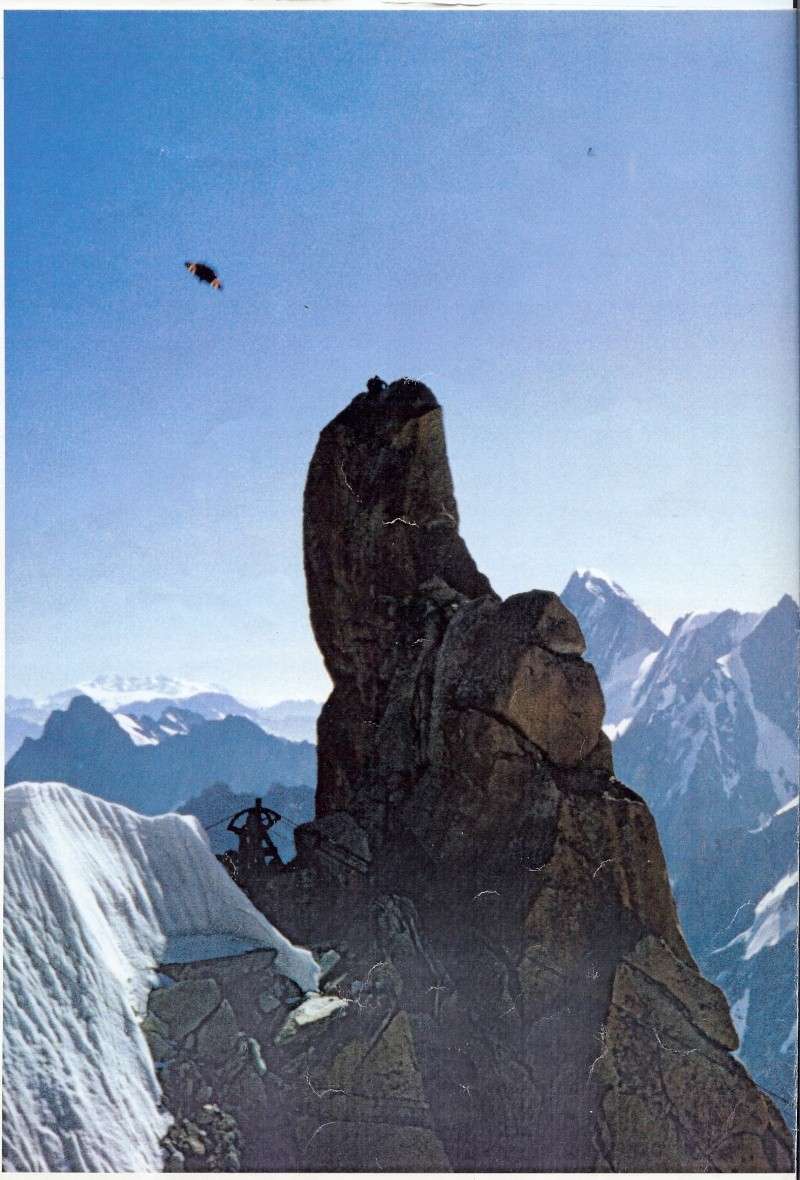 1990/1995 - Ovni sur l'aiguille du midi-  massif du Mont-Blanc (74) Numeri11