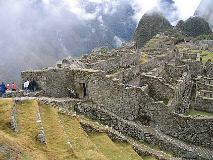 بيرو: بلاد الجليد والمنحدرات والهنود الحمر 437