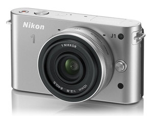 Nikon 1 J1 gris avec 1 Nikkor 10 mm f/2.8