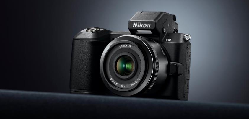 Nikon 1 V2, enfin un vrai hybride pour la marque