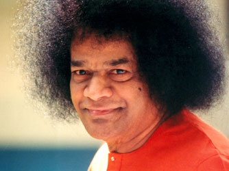 DARSHAN WITH SATHYA SAI BABA Cid_1310