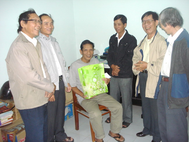 GIÁNG SINH 2011 CỰU NL-GIUSE CÙNG ĐẾN VỚI CÁC ÂN SƯ - CÁC GIÁO ĐIỂM VÀ VỚI CÁC HĐ... "CẦN ĐẾN" Cha_th10