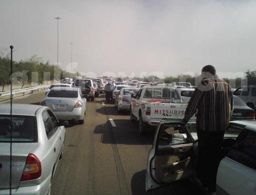 صور أكبر حادث تشهده الإمارات(200 سيارة)..... 11_ae_12