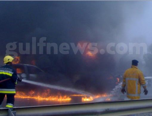 صور أكبر حادث تشهده الإمارات(200 سيارة)..... 11_ae_19