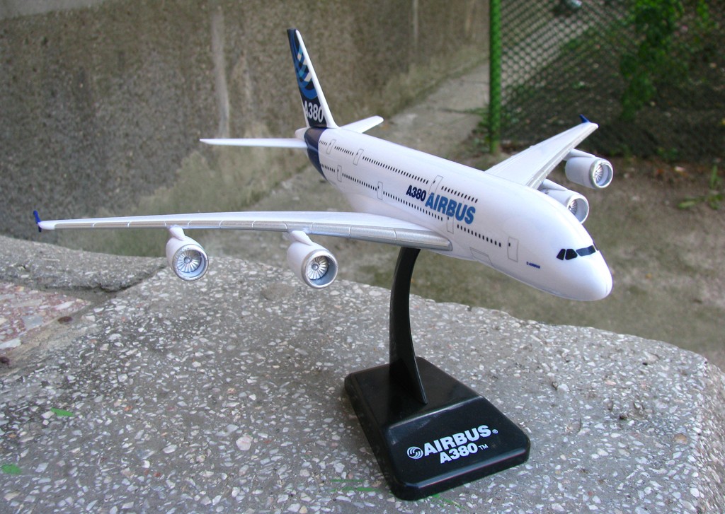  Modele avioane civile 2012 A380-110