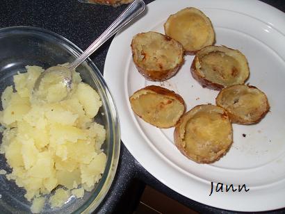 Stuffed baked potatoes Sdc13026